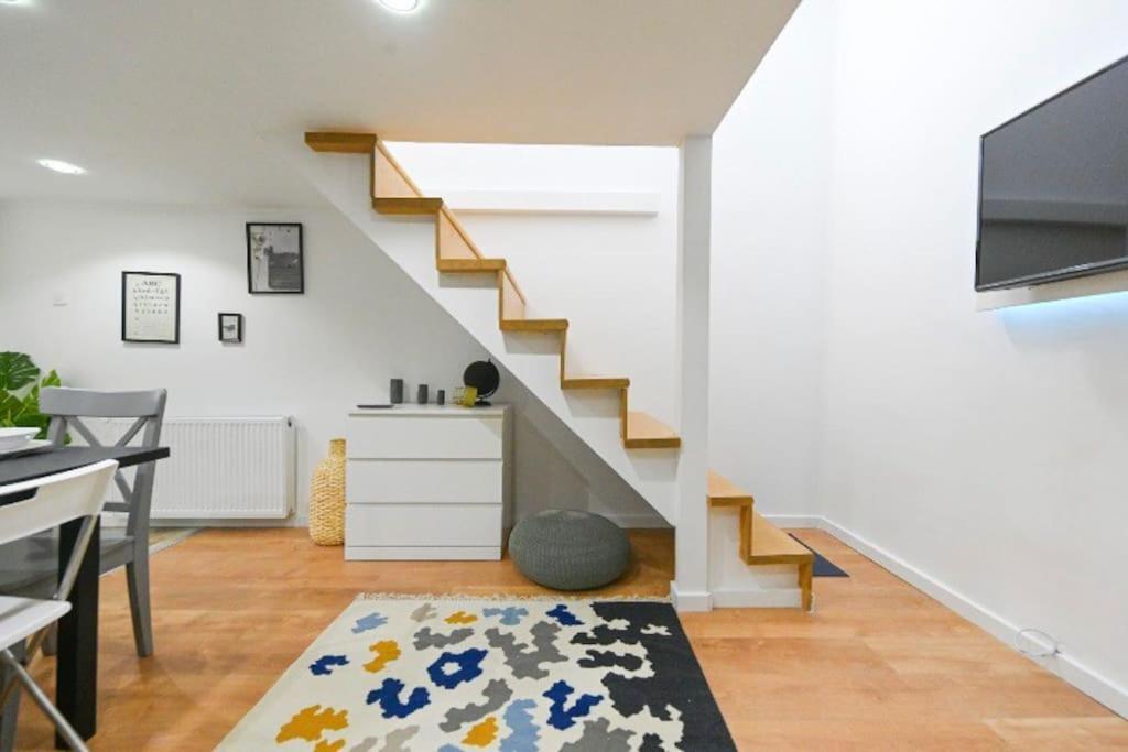 2 Bedroom Flat In Damjanich Str., Hirsch Budapest Luaran gambar