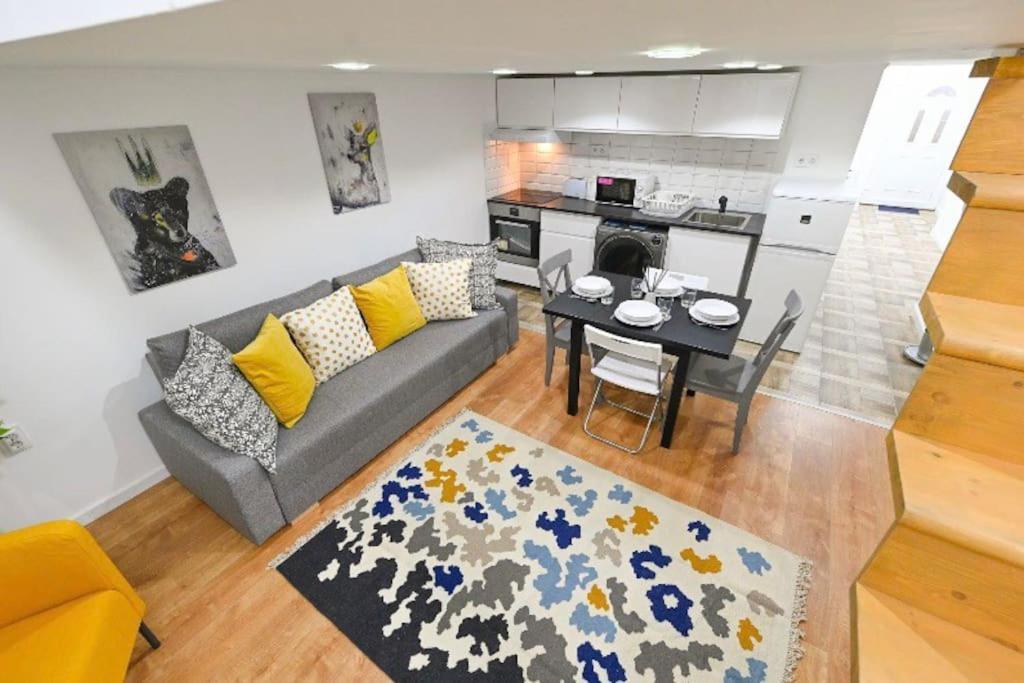 2 Bedroom Flat In Damjanich Str., Hirsch Budapest Luaran gambar